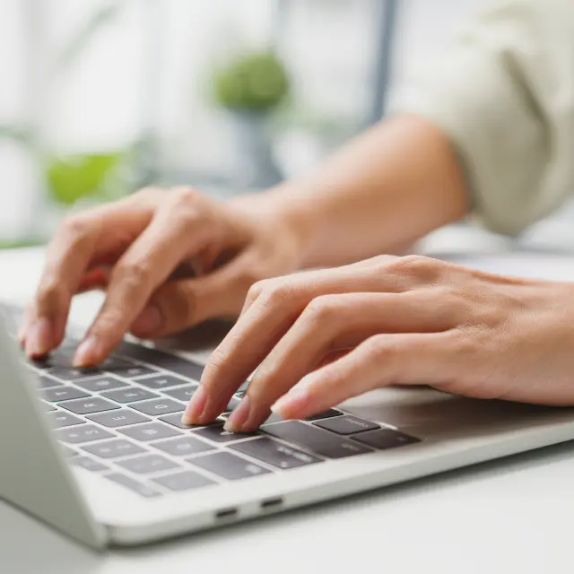 Vue ordinateur travailleur